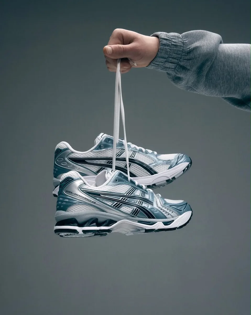 Baskets running bleu ciel argent — photo 2