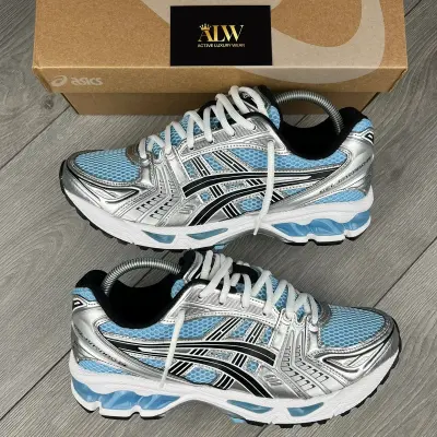 Baskets running bleu ciel argent