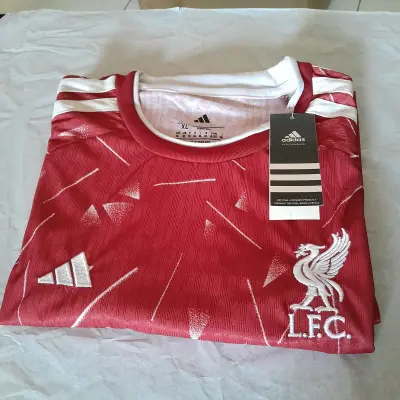 Maillot domicile de Liverpool rouge et blanc