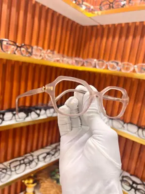Lunettes de vue monture transparente