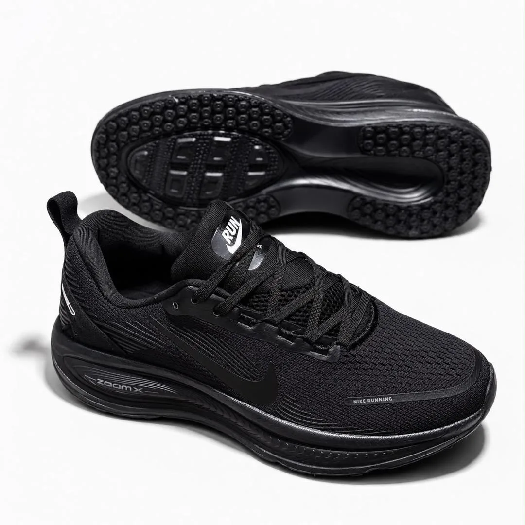 Chaussures de running blanc cassé et noir — photo 2