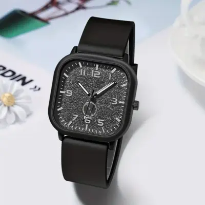 Montre carrée cadran texturé noir