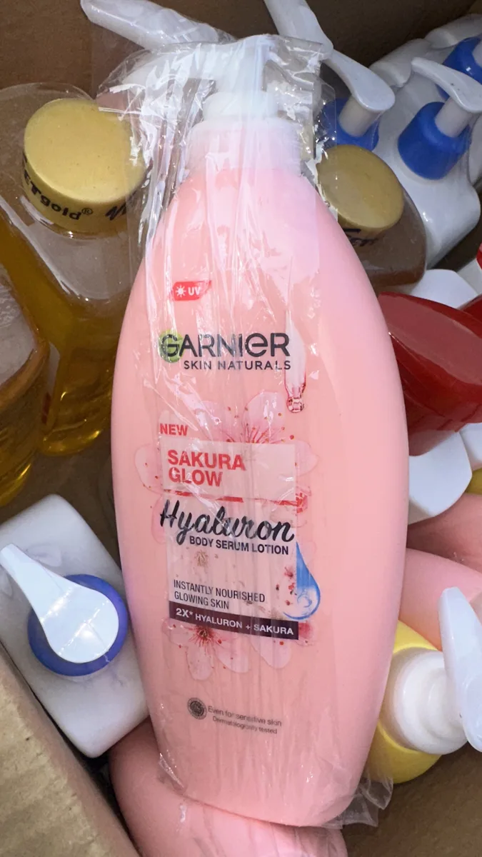 Lotion corps Sakura Glow Hyaluron