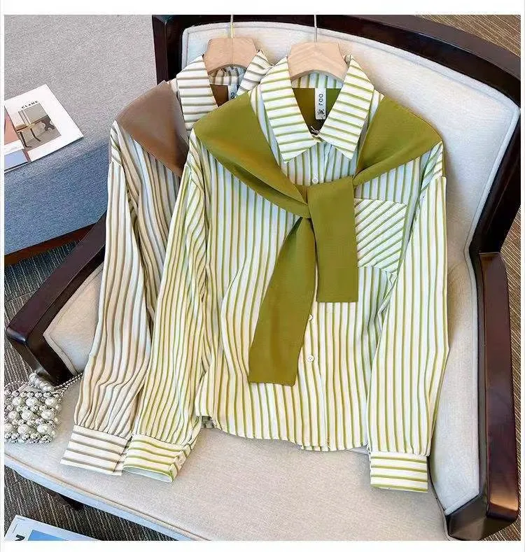 Chemise rayée vert anis avec foulard