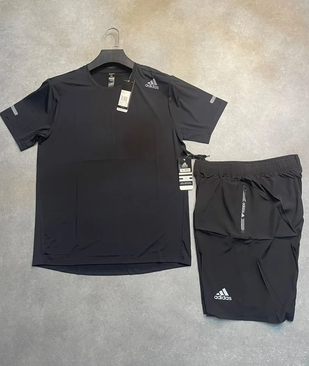 Ensemble t-shirt et short noir sport