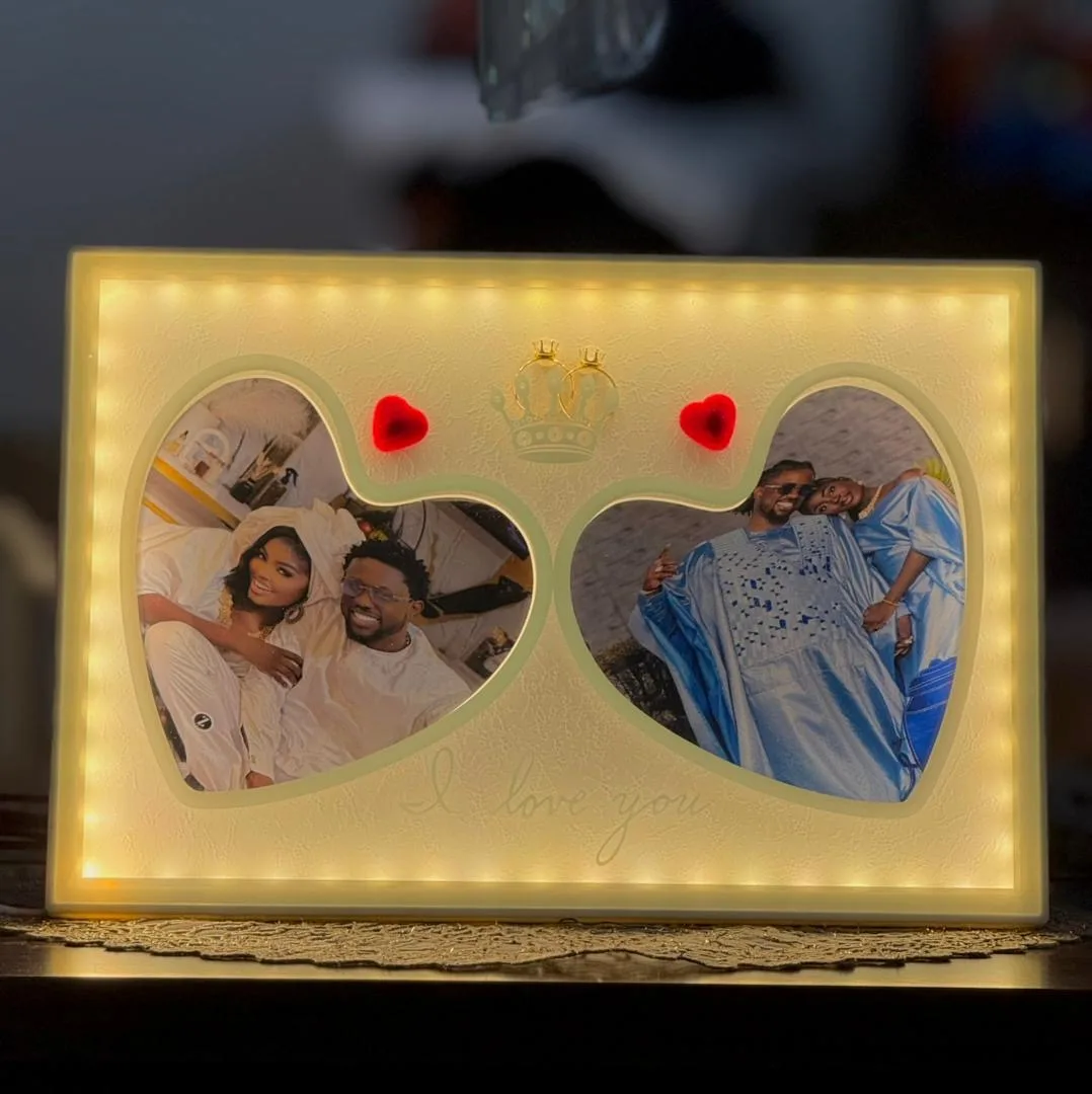 Cadre lumineux double cœur avec photos