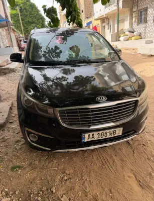Kia Carens noir 7 places